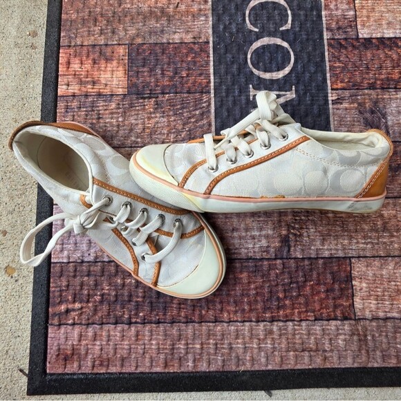 COACH Barrett Signature C Sneakers in White Tan Women's Size 7.5B Classic Skater - Picture 2 of 16